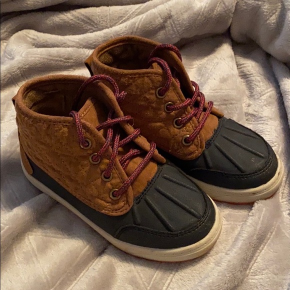 oshkosh duck boots